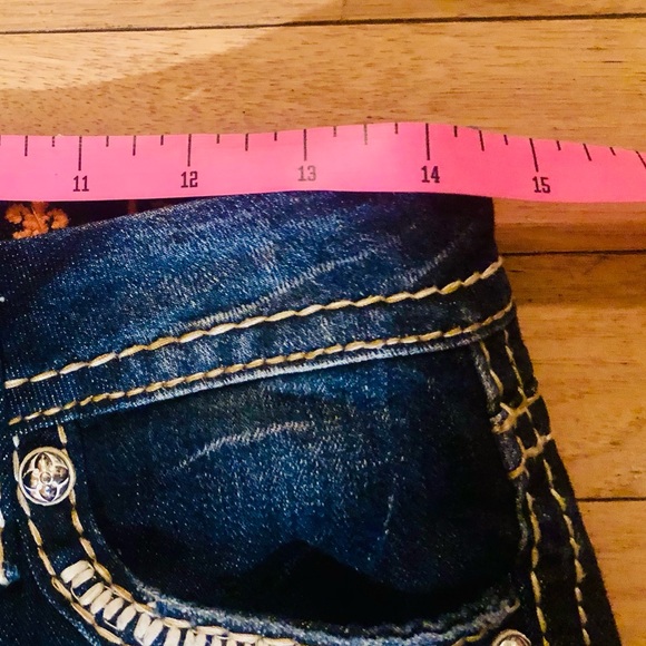 Beautiful Rock Revivals with Factory Destruction and Backing - Picture 12 of 12